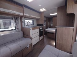 Coachman VIP 575 2018 Island Bed