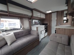 Coachman VIP 460 2025