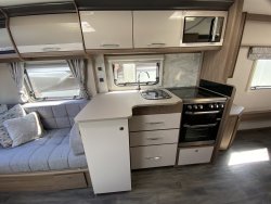 Coachman Laser 875 Xcel 2020 Transverse Island Bed