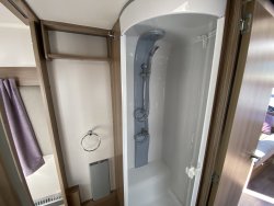 Swift Challenger Hi Style 560 2017 Rear Island Bed