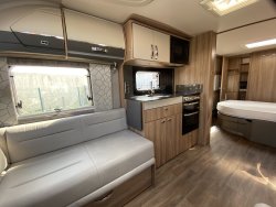 Swift Elegance Grande 845 2022 Transverse Island Bed