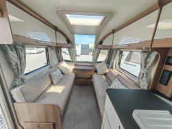 Bailey Unicorn Pamplona 2018 Rear Island Bed