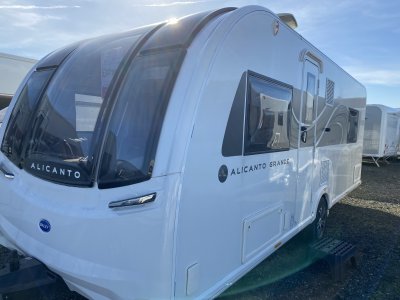 Bailey Alicanto Grande Lisbon 2022 Rear Island Bed