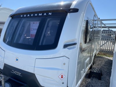Coachman Laser 875 Xcel 2020 Transverse Island Bed