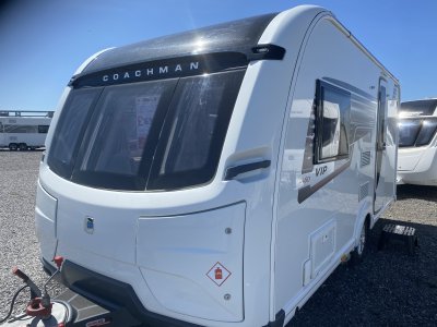 Coachman VIP 460 2018 End Bathroom